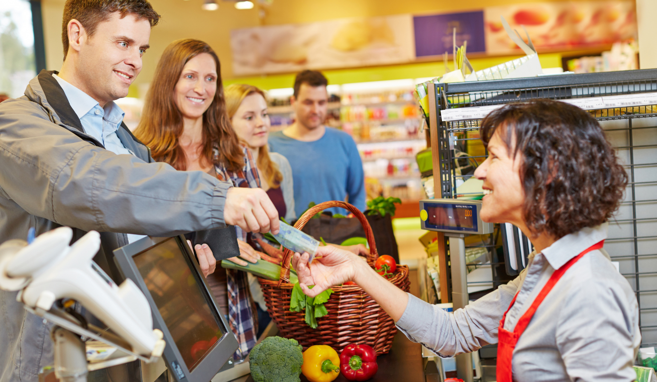 Vendas do segmento de supermercados sobem 1,6% e impulsionam varejo em agosto, aponta Stone